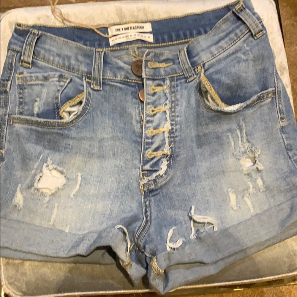 One by one teaspoon shorts